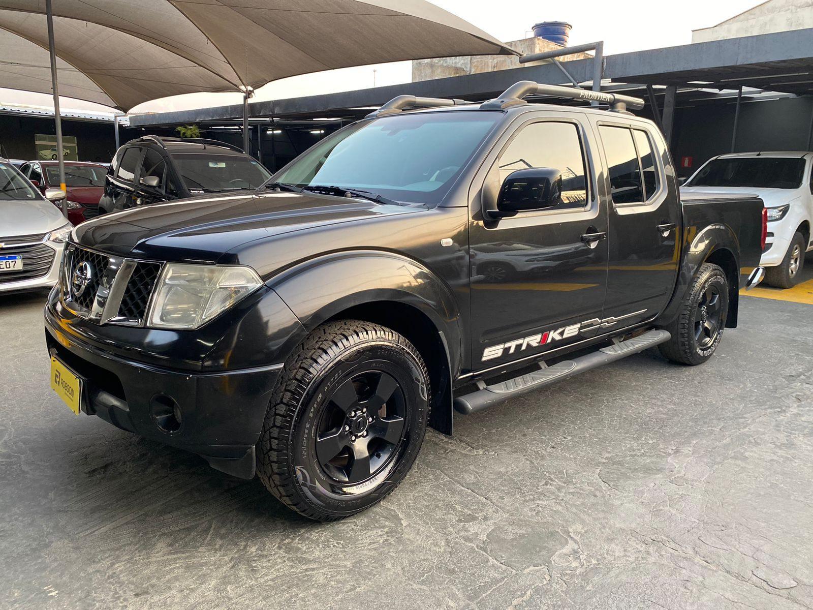 Nissan Frontier SE/SE Strik CD 4x2 2.5 TB Dies.  2011