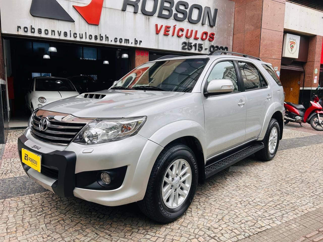 Toyota Hilux SW4 SRV D4-D 4x4 3.0 TDI Dies. Aut  2015