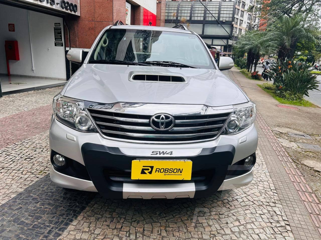 Toyota Hilux SW4 SRV D4-D 4x4 3.0 TDI Dies. Aut  2015