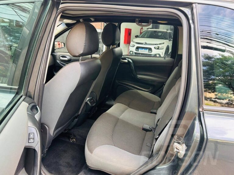 Fiat Stilo Dualogic 1.8 Sporting Flex 8V 5p  2008