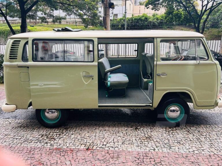 Volkswagen Kombi Standard/ Luxo/ Série Prata 1980